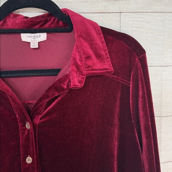 Umgee Burgundy Button-Up Velvet tunic Top size M - Picture 3 of 5